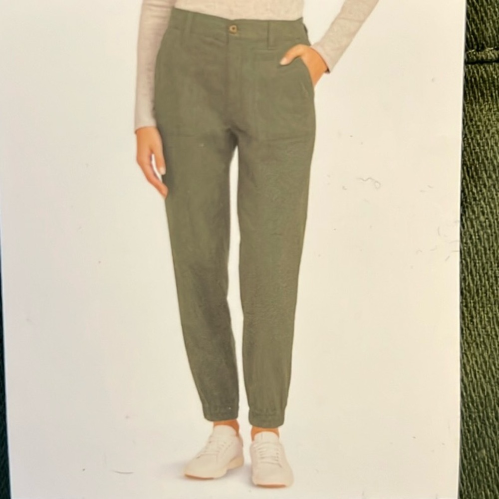 NWT GAP TWILL JOGGERS SIZE LARGE